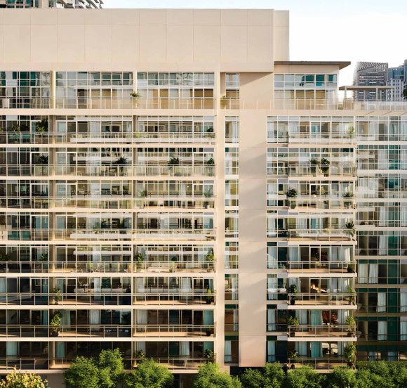 Dubai Marina skyline behind Résidences Du Port